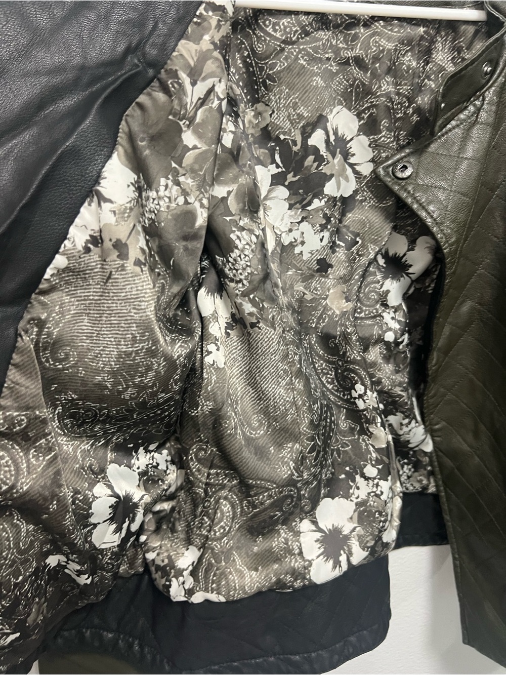 GUESS Women's very dark Olive Green vegan Leather Moto Jacket - Picture 4 of 5